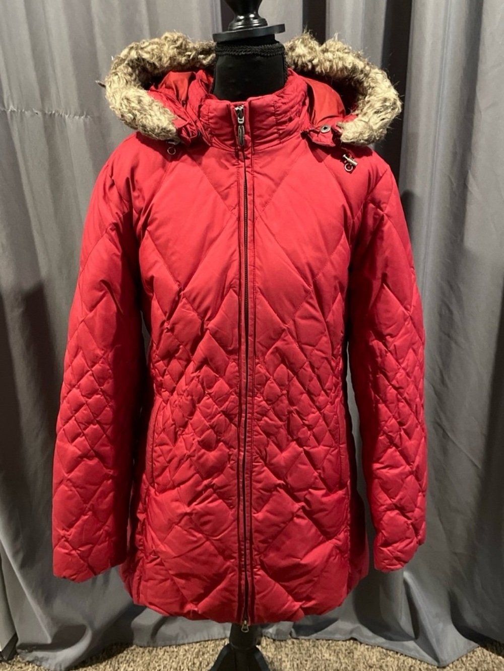 Eddie Bauer premium goose down red quilted parka women’s large